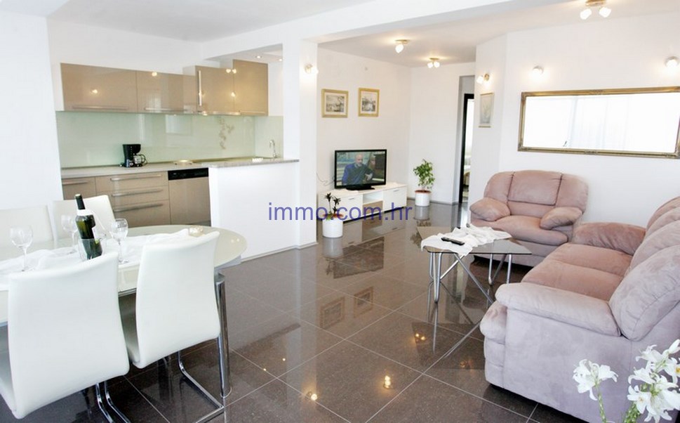 Casa In vendita - SPLITSKO-DALMATINSKA  ČIOVO 