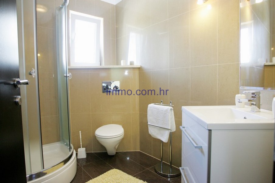 Casa In vendita - SPLITSKO-DALMATINSKA  ČIOVO 