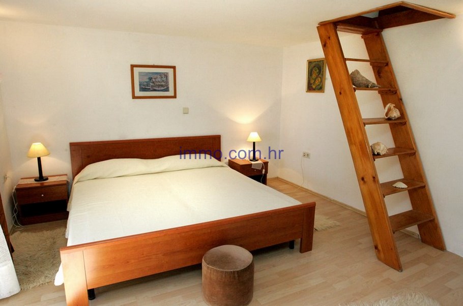 Casa In vendita - SPLITSKO-DALMATINSKA  ČIOVO 