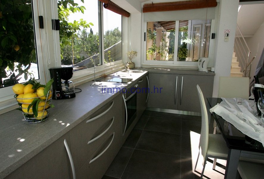 Casa In vendita - SPLITSKO-DALMATINSKA  ČIOVO 