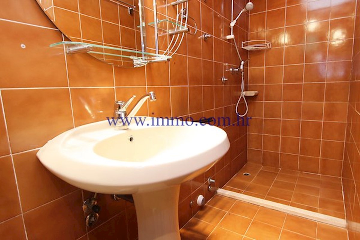 Casa In vendita - SPLITSKO-DALMATINSKA  ČIOVO 
