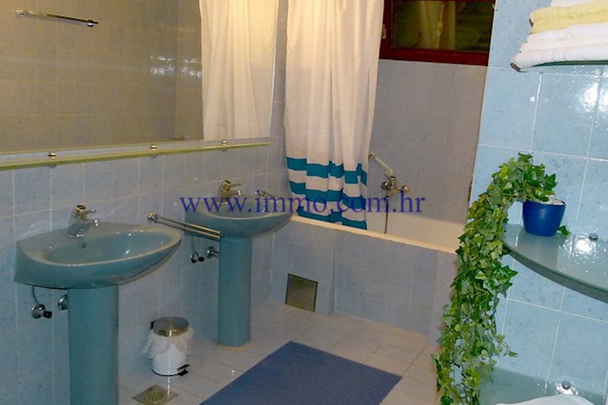 Casa In vendita - SPLITSKO-DALMATINSKA  ČIOVO 