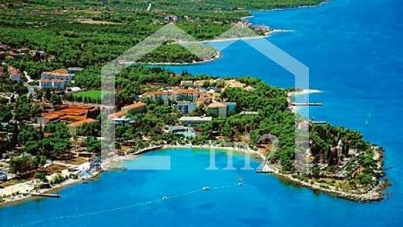 Parcela na predaj 3767 m² – Supetar