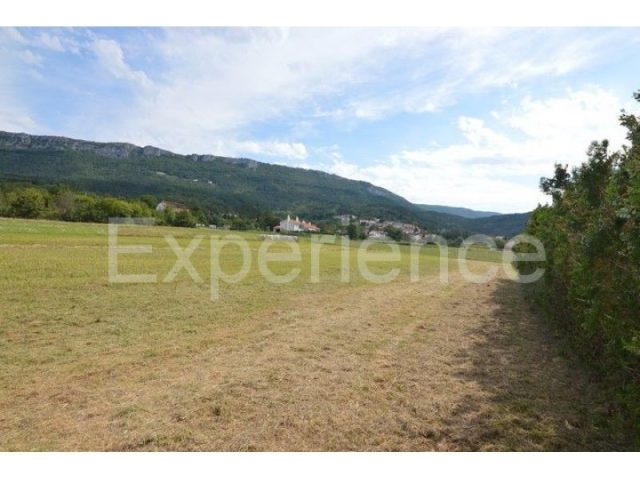 Terreno in vendita 2531 m² – Buzet