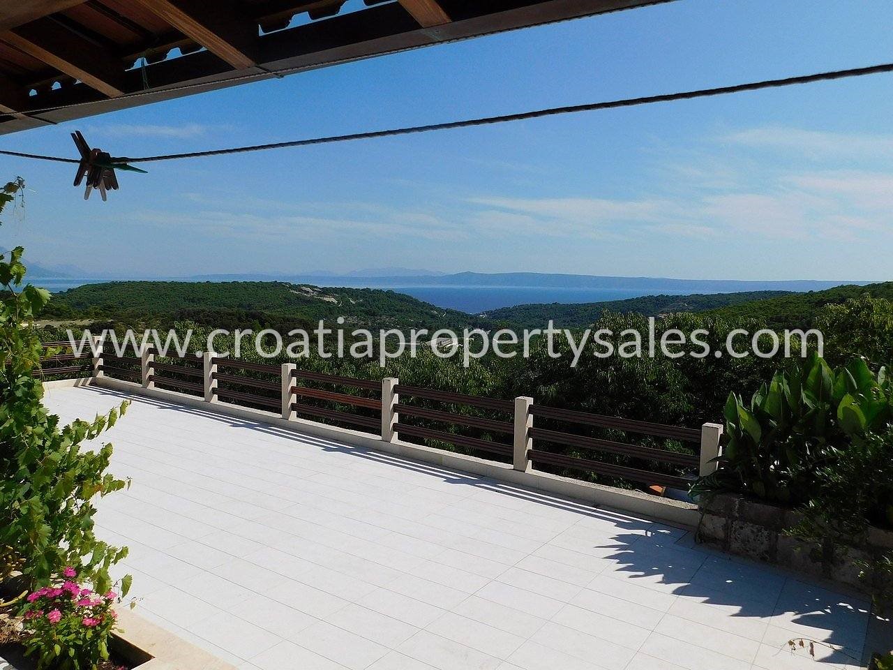 House For sale - SPLITSKO-DALMATINSKA  BRAČ 