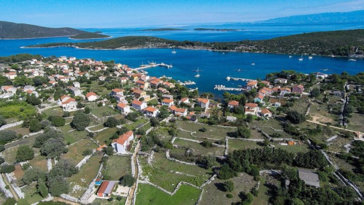 Land for sale 675 m² – Ilovik