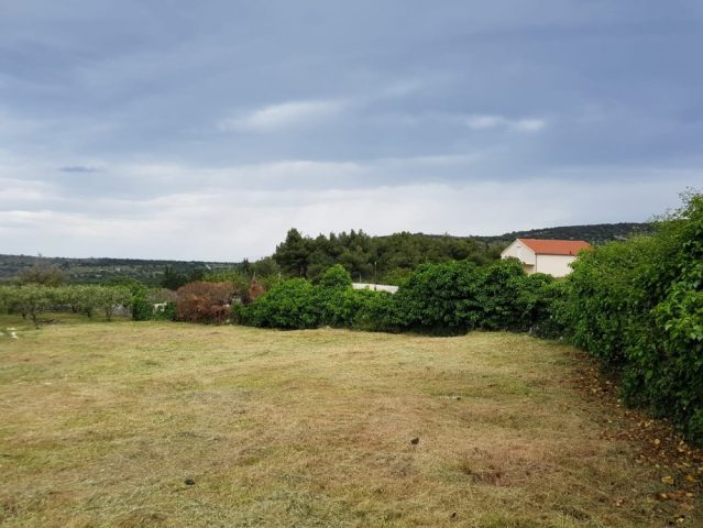 Zemljište na prodaju 1100 m² – Brač