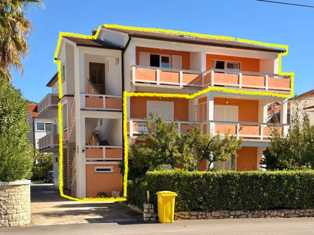 Flat for sale 100 m² – Rab
