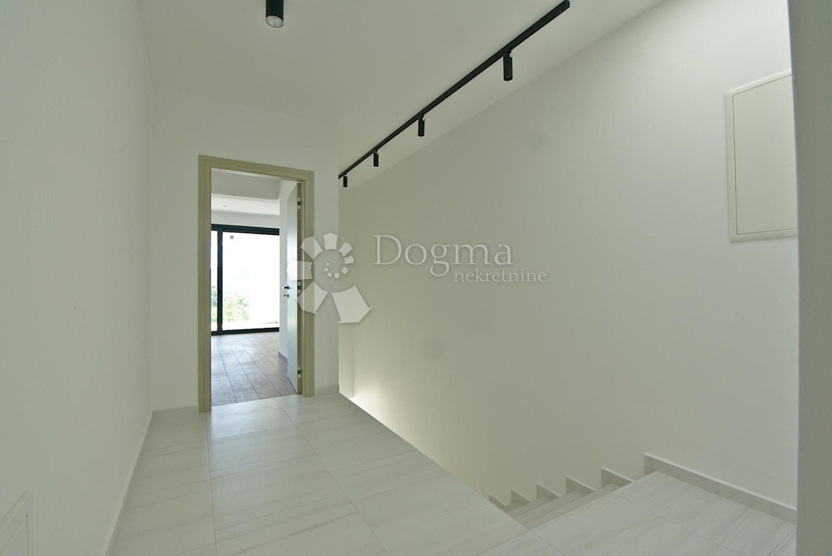 Dom Na predaj - PRIMORSKO-GORANSKA  OPATIJA 