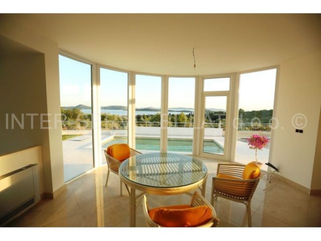 Kuća na prodaju 280 m² – Vodice