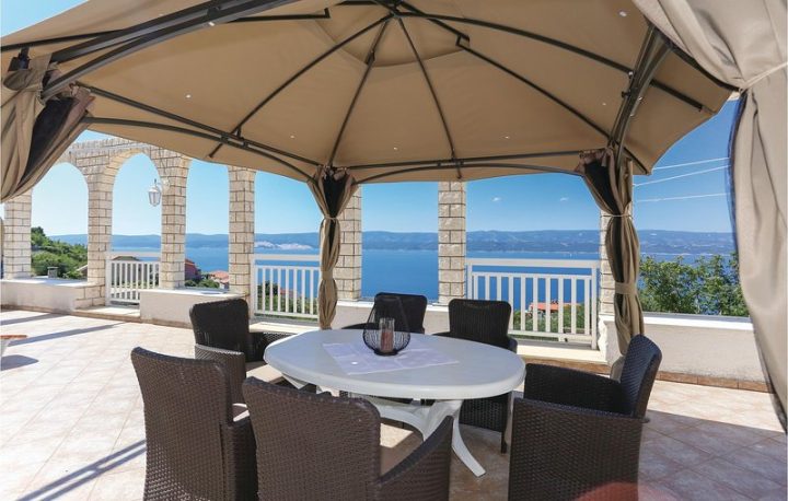 Hiša na predaj 350 m² – Omiš