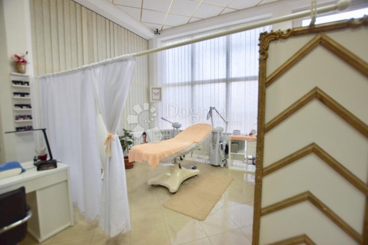 Gewerbefläche Zu verkaufen - Primorsko-goranska Krk - foto 2/2