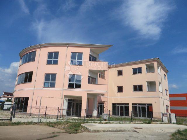 Business premises for sale 1472 m² – Rovinj