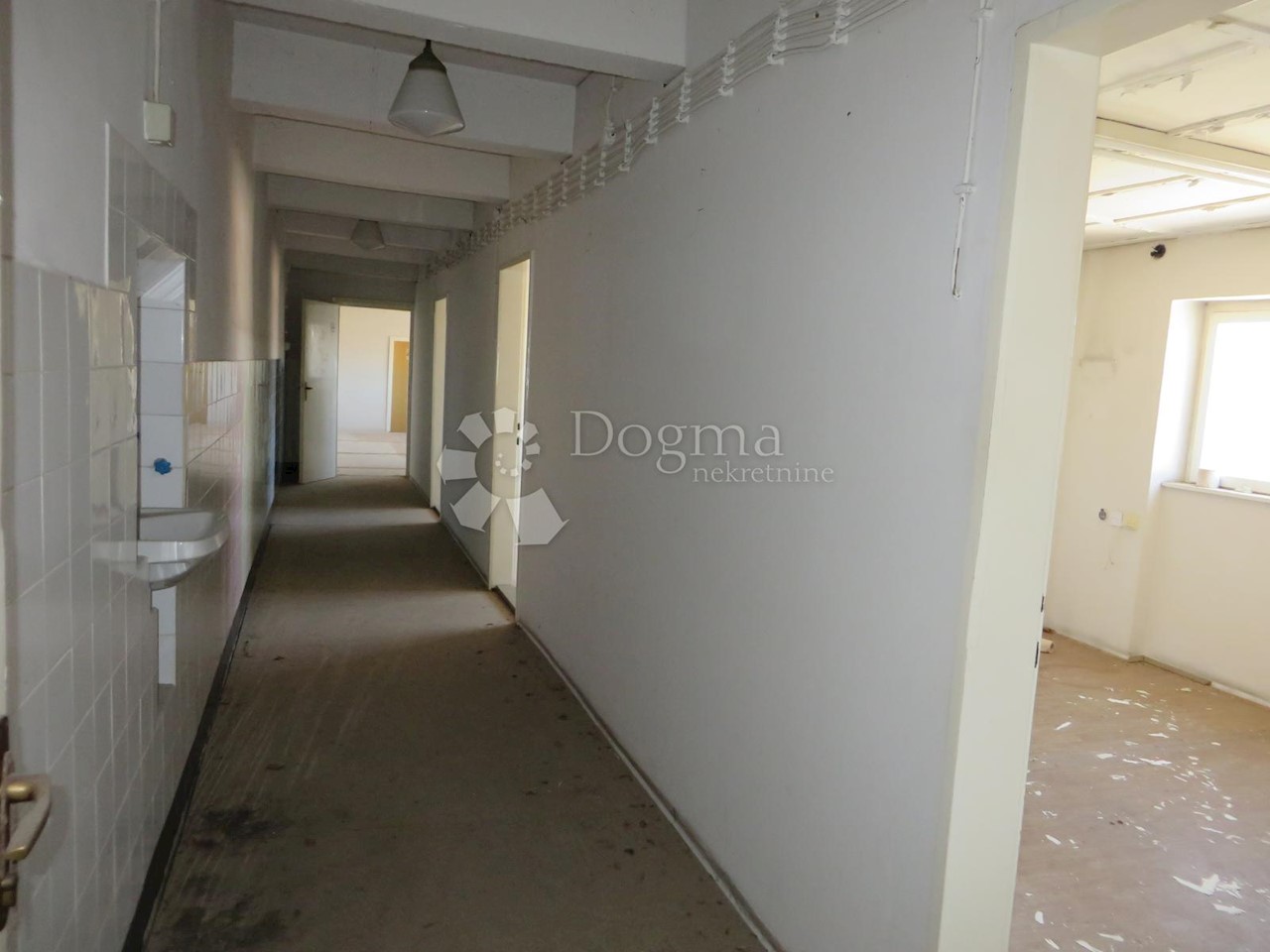 Business premises For sale - PRIMORSKO-GORANSKA  RIJEKA 