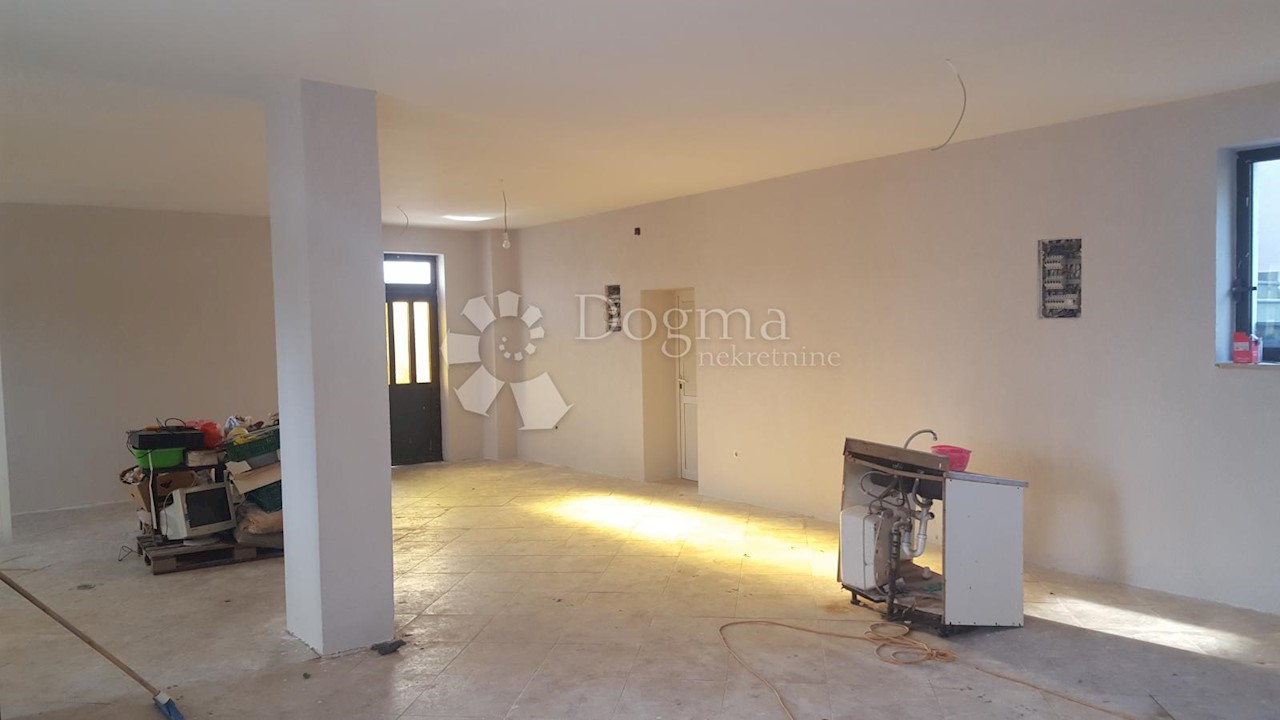 Business premises For rent MAVRINCI