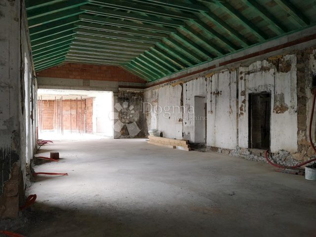 Locaux commerciaux à louer 300 m² – Krimeja