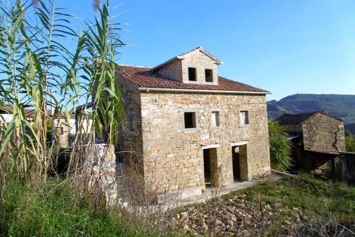 Kuća na prodaju 240 m² – Motovun