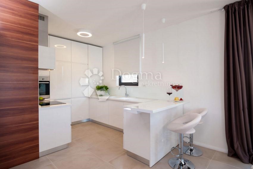 Casa In vendita - SPLITSKO-DALMATINSKA  ČIOVO 