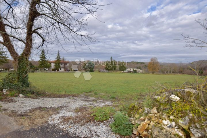 Grundstück zu verkaufen 4511 m² – Tinjan