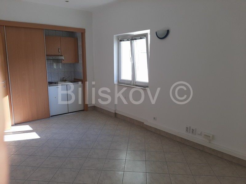 Business premises For rent - SPLITSKO-DALMATINSKA  DUGOPOLJE 