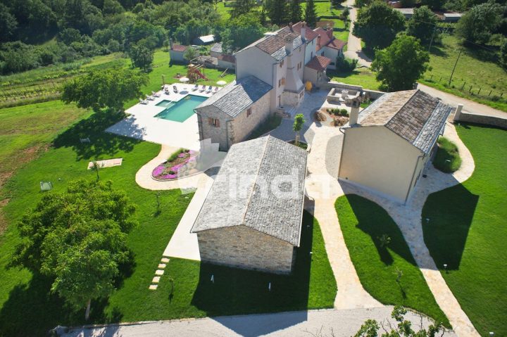 Land for sale 894 m² – Grožnjan