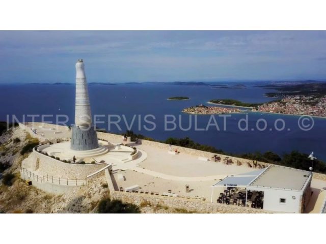 Land for sale 3950 m² – Primošten