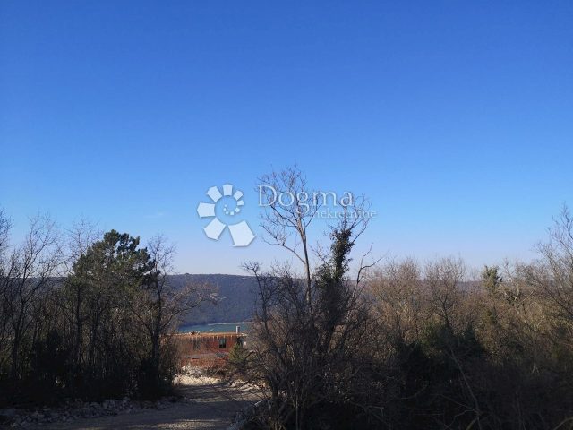 Pozemok na predaj 3571 m² – Trget