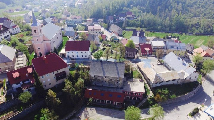 Commerciale In vendita FUŽINE