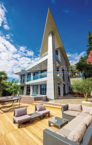 Haus zu verkaufen 758 m² – Opatija
