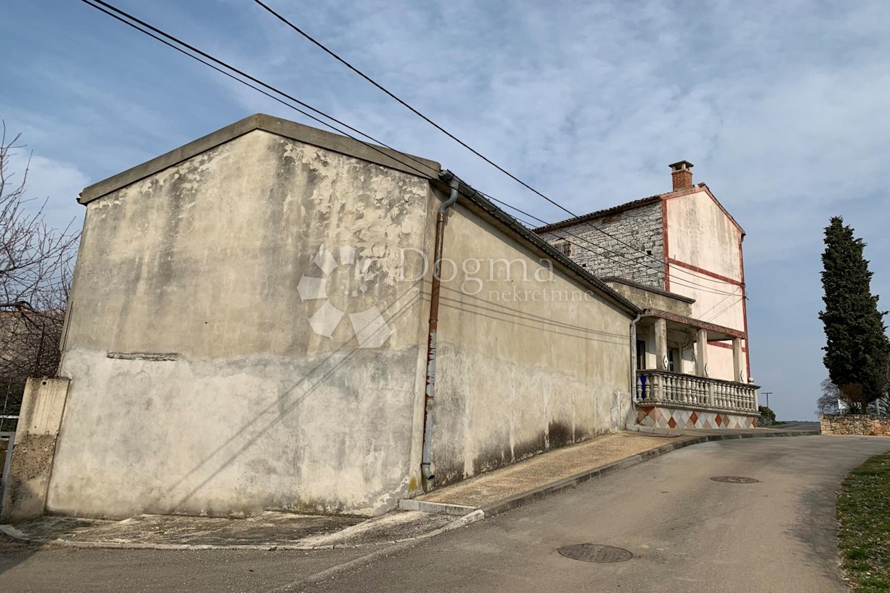 Haus Zu verkaufen - ISTARSKA  BALE 