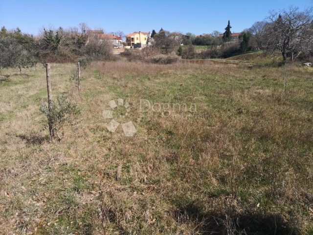 Zemljište na prodaju 2410 m² – Hrboki