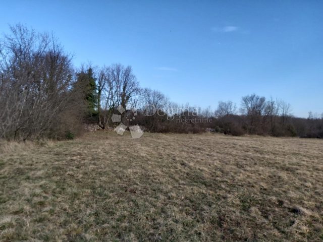 Grundstück zu verkaufen 9000 m² – Glavani