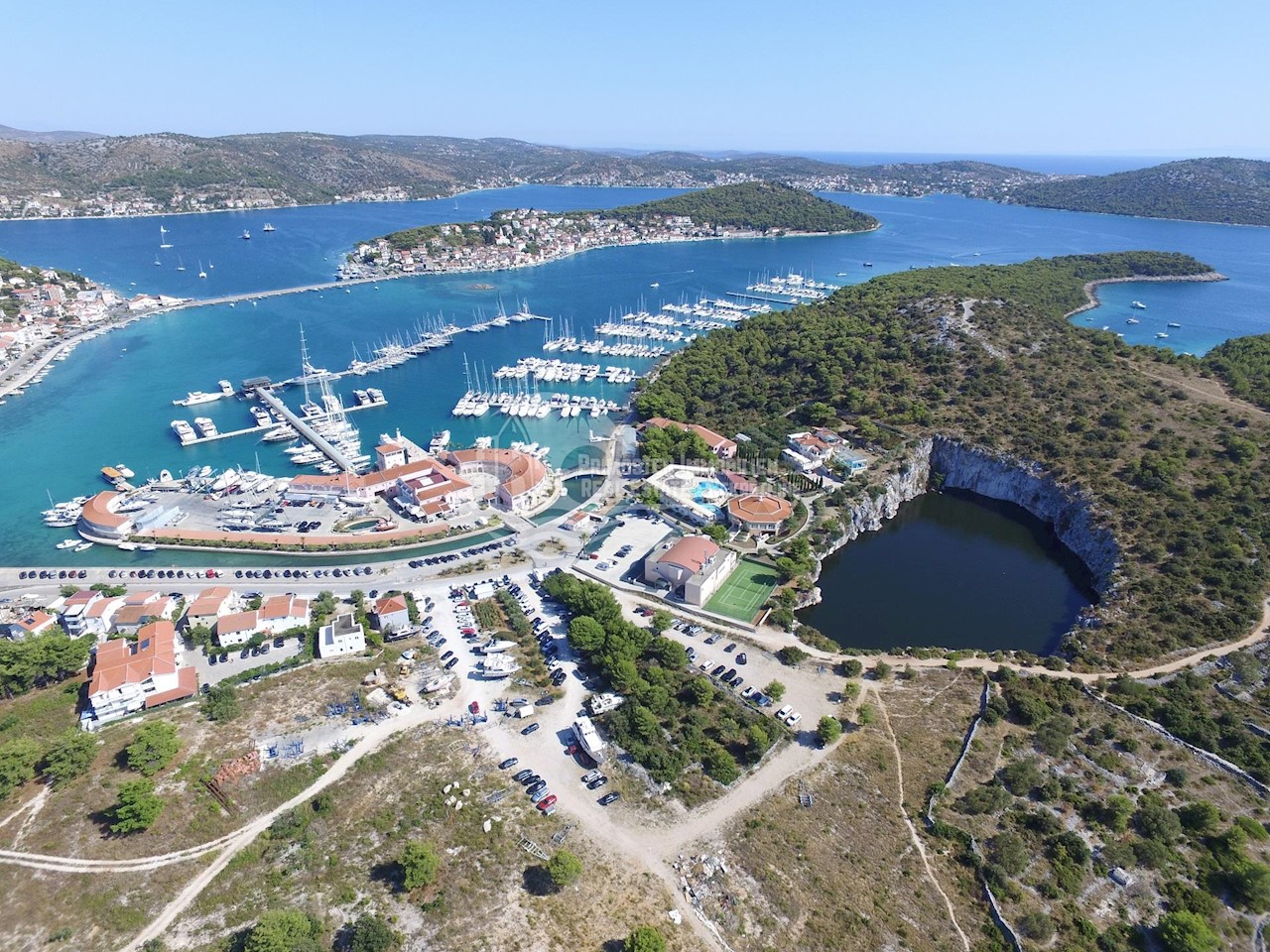 Parcela Na predaj - ŠIBENSKO-KNINSKA  ROGOZNICA 