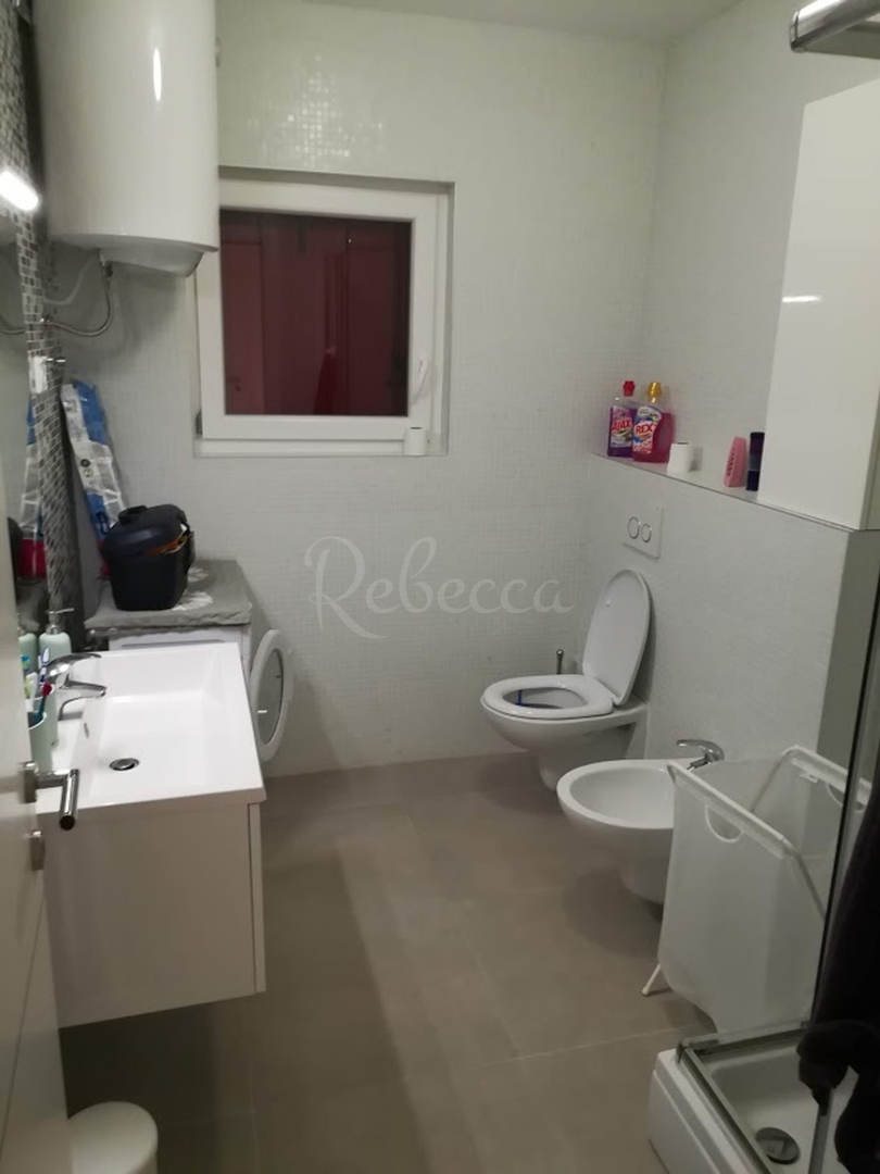 Apartment Zu verkaufen -  Peroj