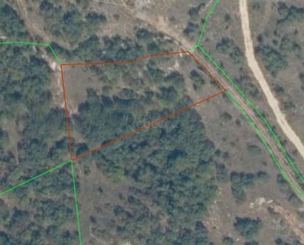 Pozemok na predaj 3920 m² – Bale