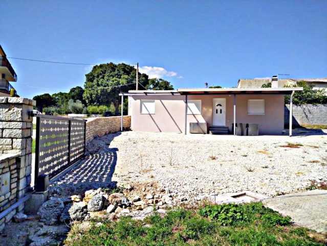Kuća na prodaju 55 m² – Golaš