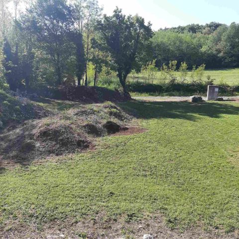 Grundstück zu verkaufen 1160 m² – Tinjan
