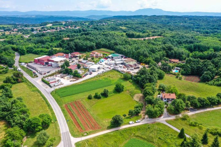 Land for sale 9508 m² – Pazin