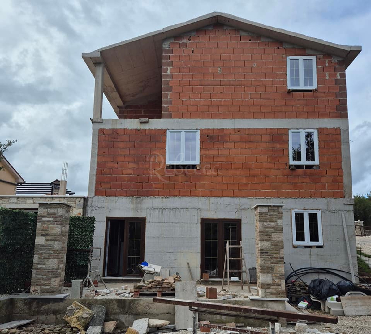 Casa In vendita -  Rojnići