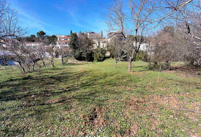 Pozemok na predaj 1090 m² – Medulin