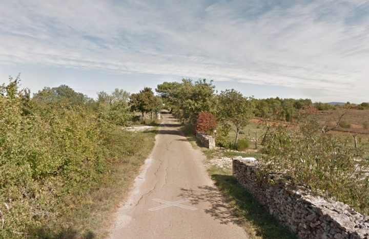 Terreno in vendita 1500 m² – Veliki Vareški