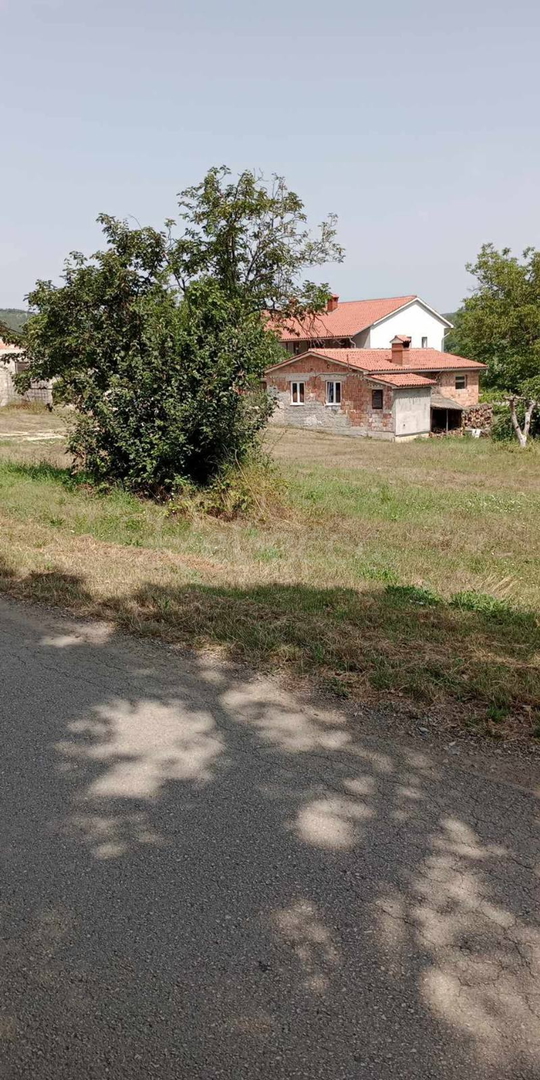 Zemljište Na prodaju -  Pićan