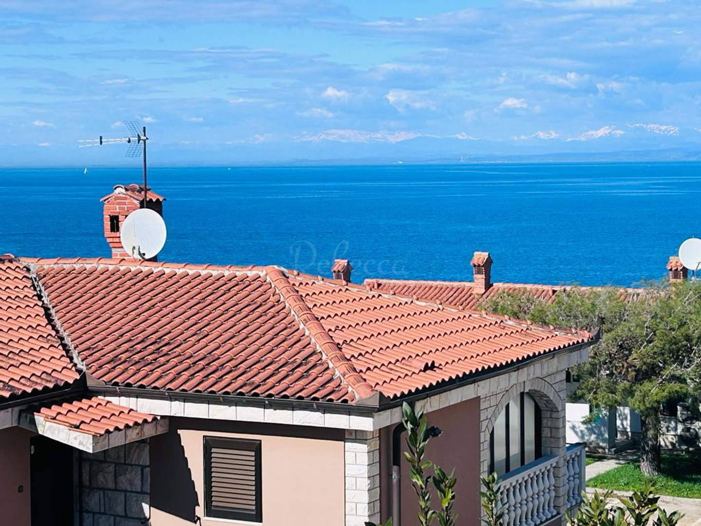 Hiša Na predaj -  Crveni Vrh