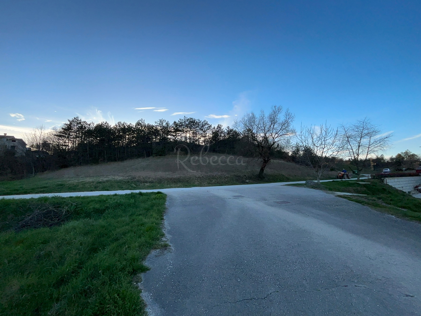 Działka Na sprzedaż -  Gologorica