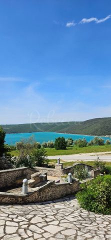 Komerčné na predaj 100 m² – Raša