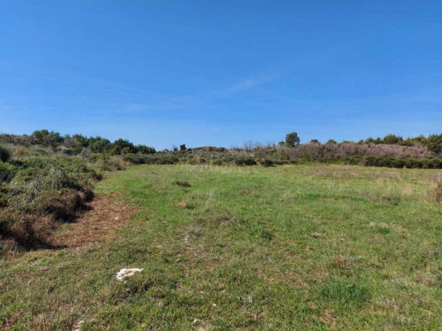 Działka na sprzedaż 1350 m² – Sveti Lovreč