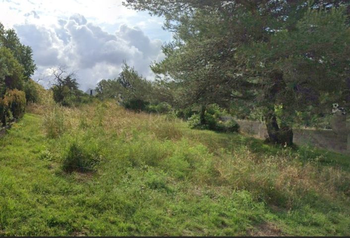 Parcela na predaj 998 m² – Pula