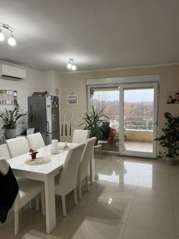 Flat for sale 100 m² – Pula
