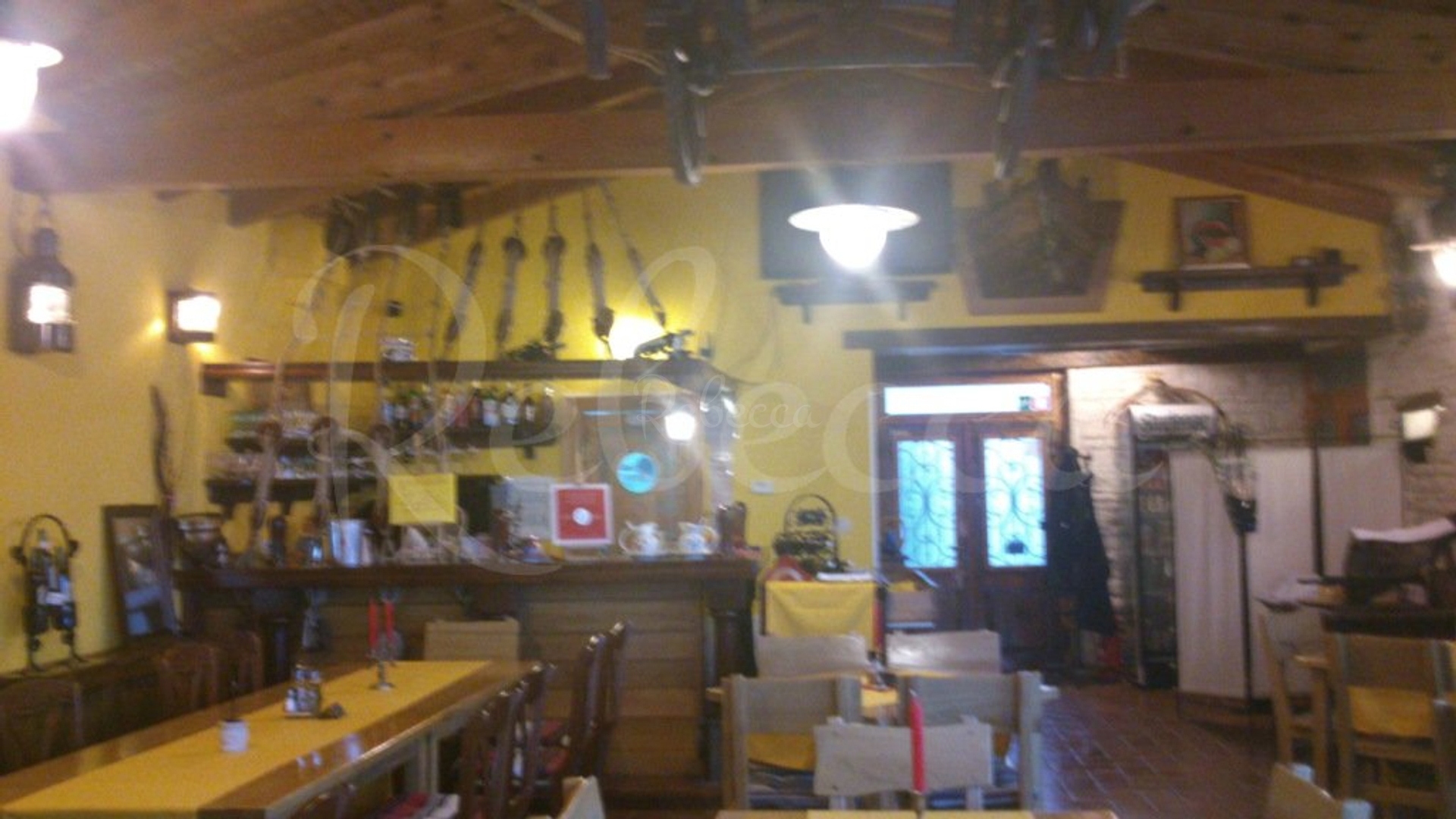 Poslovni prostor Na prodaju -  Trget