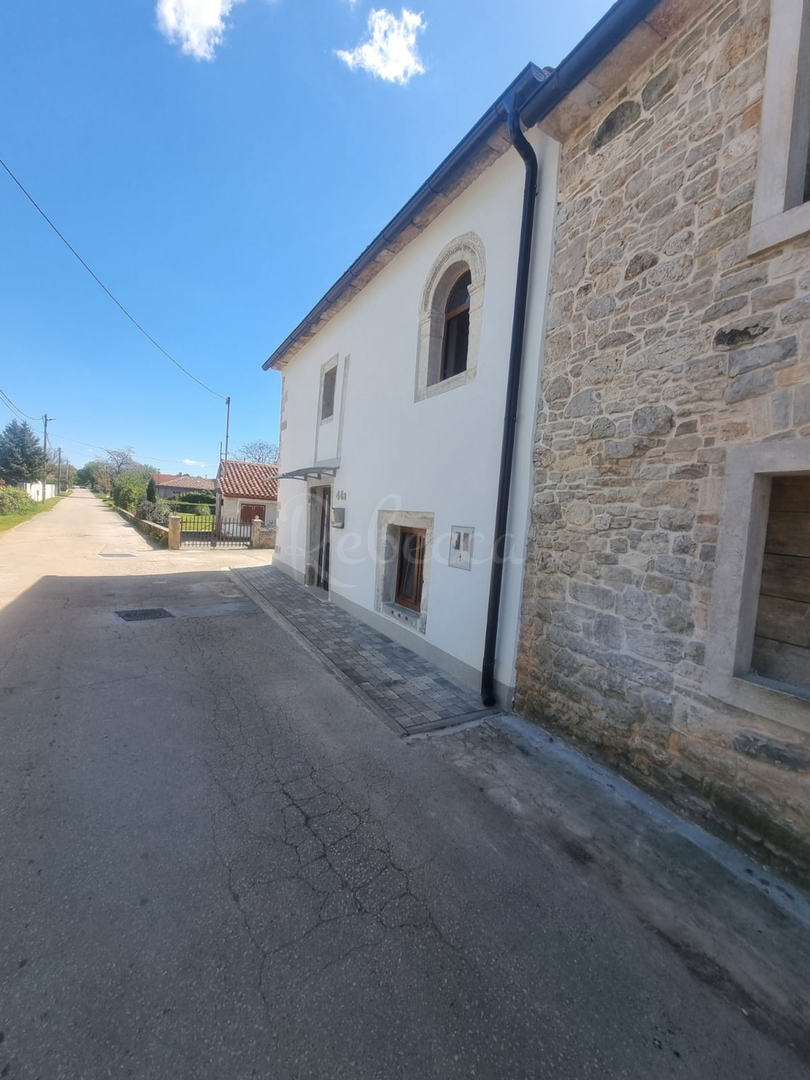 Kuća Na prodaju -  Barban